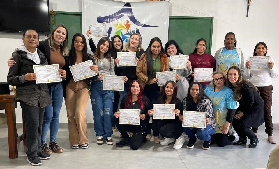 Curso qualifica mulheres migrantes